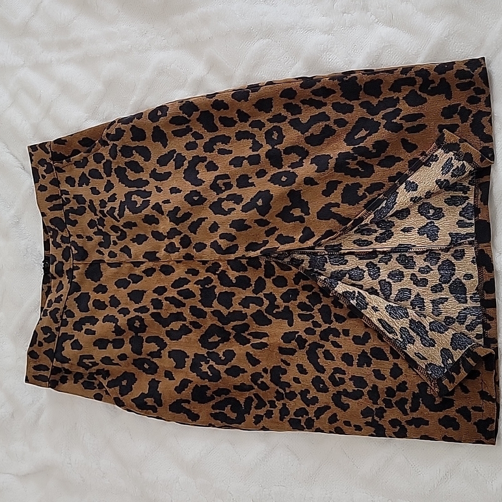 Midi Cheetah Print Skirt w/ Pockets